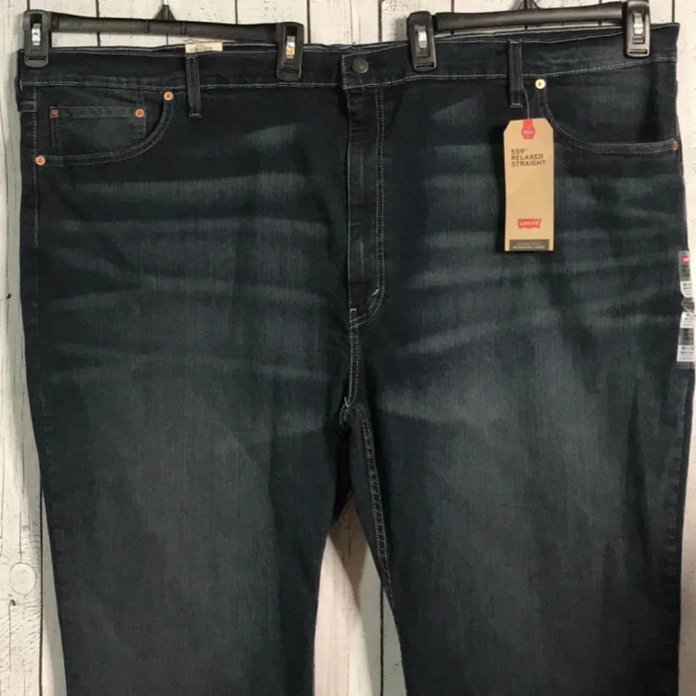 NWT Levi’s jeans 559 relaxed big W 56 x L 28
